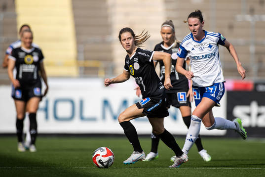 IK Uppsalas Charléne Nowotny och IFK Norrköpings Chelsie