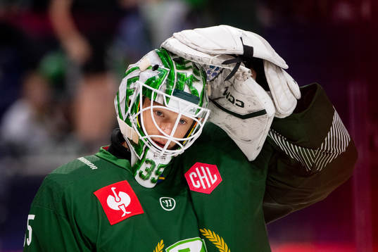 Goalkeeper Carl Lindbom of Färjestad