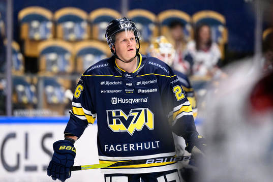 HV71s Tommi Tikka innan ishockeymatchen i SHL mellan HV71