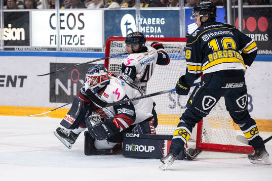 Linköpings Broc Little och målvakt Marcus Högberg