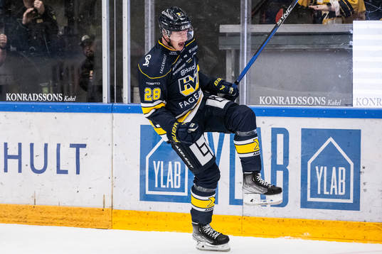 HV71s Joonas Nättinen jublar