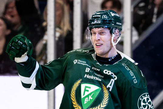Färjestads Victor Ejdsell jublar