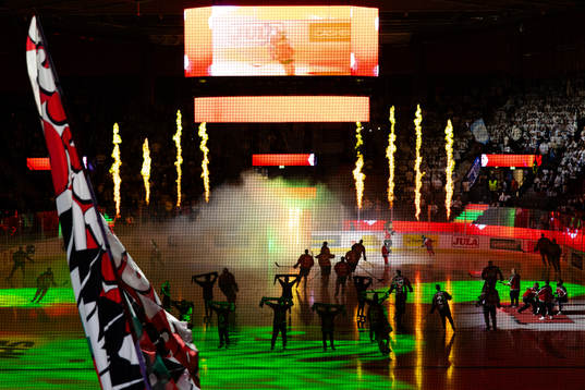 Frölundas intro innan ishockeymatchen i SHL mellan