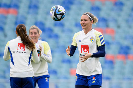 Goalkeeper Jennifer Falk