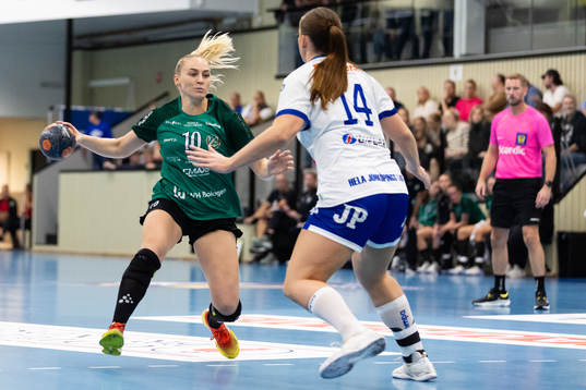 Önnereds Siw Aabech mot Hallbys Rebecca Hofsten