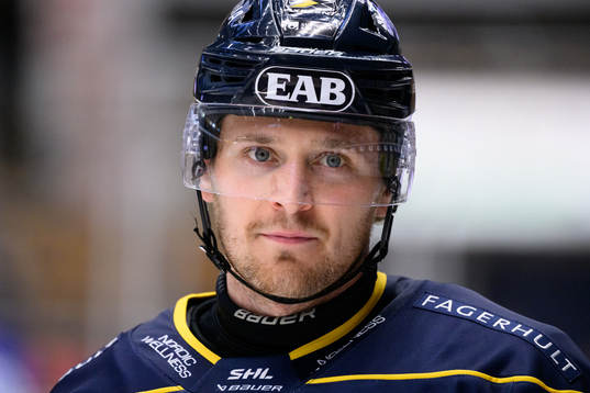HV71s Fredrik Forsberg värmer upp innan ishockeymatchen i