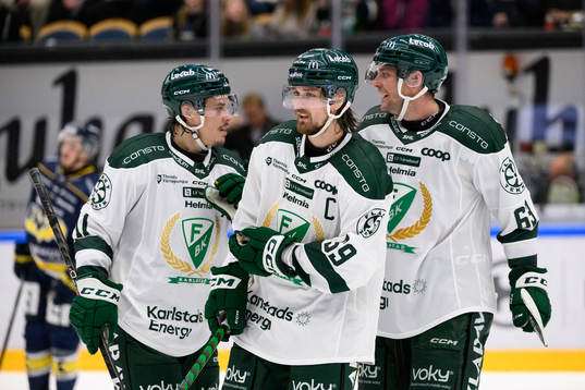 Färjestads Linus Johansson jublar