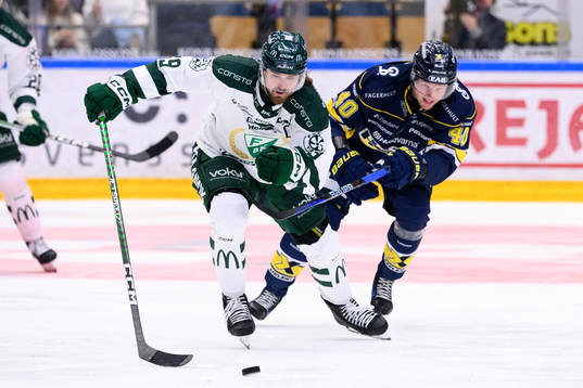 Färjestads Linus Johansson och HV71s Oskar Stål-Lyrenäs