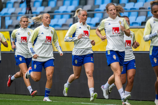 Amanda Nildén, Hanna Bennison, Stina Blackstenius and Anna
