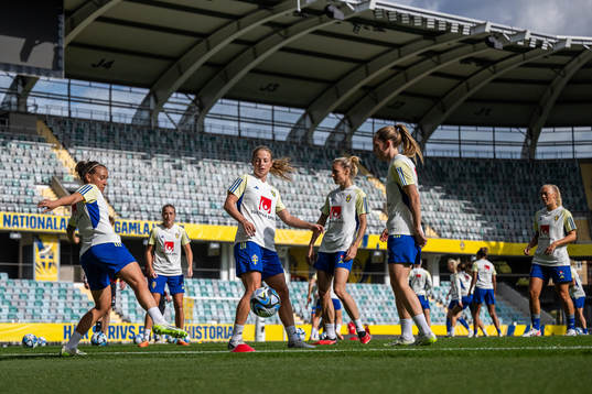 Julia Zigiotti Olme, Anna Anvegård, Nathalie Björn and