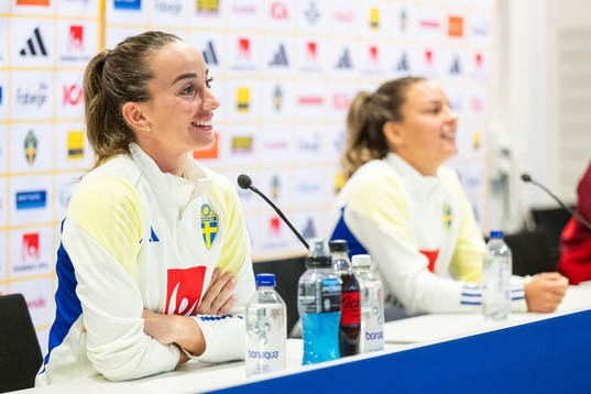 Kosovare Asllani and Johanna Rytting Kaneryd
