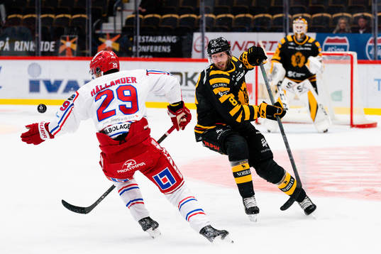 Timrås Filip Hållander och Skellefteås Petter Granberg