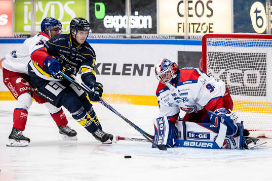 Oskarshamns Niclas Burström och HV71s Henrik Borgström