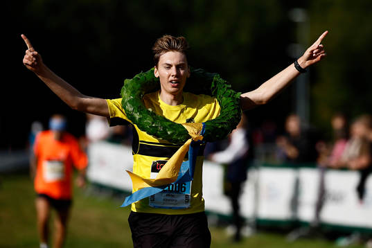 Vinnaren i klass Människor 22 år 15 km Viktor Svensk