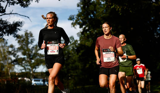 Deltagare i klasserna Män och Kvinnor 15 km
