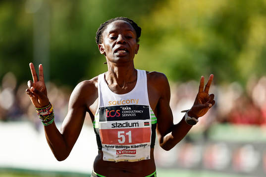Sylvia Mmboga Kiberenge Medugu, Køge tvåa i klassen