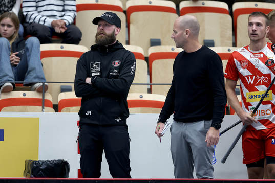 Pixbos assisterande tränare Joel Rauswall och tränare