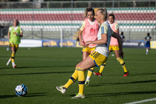 Stina Blackstenius of Sweden