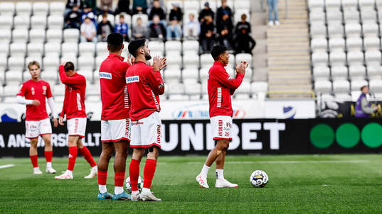Kalmars spelare tackar tillresta supporters