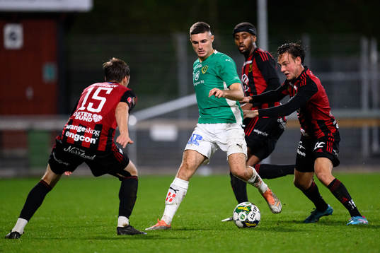 Jönköpings Södras Marko Nikolic och Östersunds Cesar