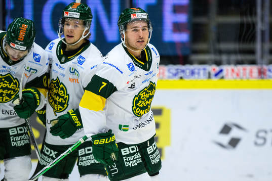 Björklövens Nicholas Schilkey jublar
