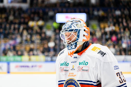 %231005  Växjös målvakt Emil Larmi
