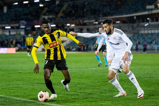 Akoua Romeo Amane of Häcken and Abdellah Zoubir of Qarabag