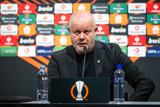 Head coach Per-Mathias Høgmo of Häcken at the press