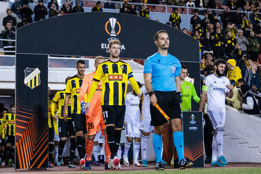 Samuel Gustafson of Häcken enters the pitch
