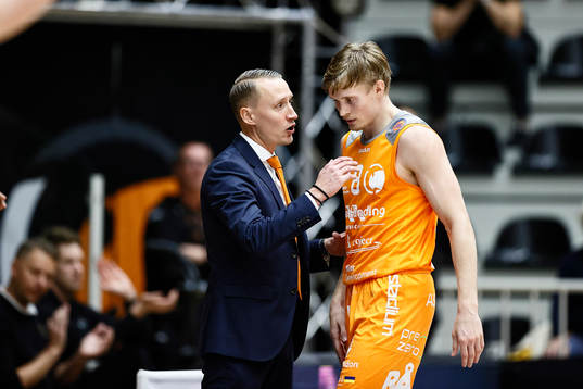 Norrköpings tränare Mikko Riipinen och Felix Terins