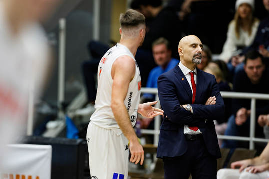 Uppsalas tränare Panagiotis Nikolaidis deppar