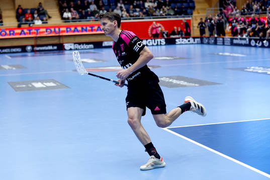 Faluns lagkapten Emil Johansson gör 2-3 på straff