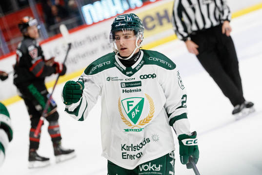 Färjestads Joel Nyström jublar edfter 1-2