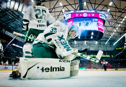 Färjestads målvakt Carl Lindbom