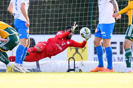 Värnamos målvakt Jonathan Ursin Rasheed
