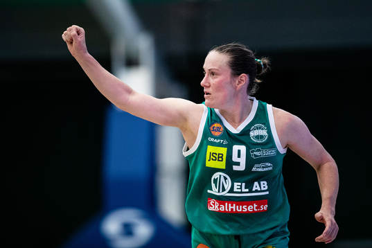 Södertäljes Elin Eldebrink reagerar