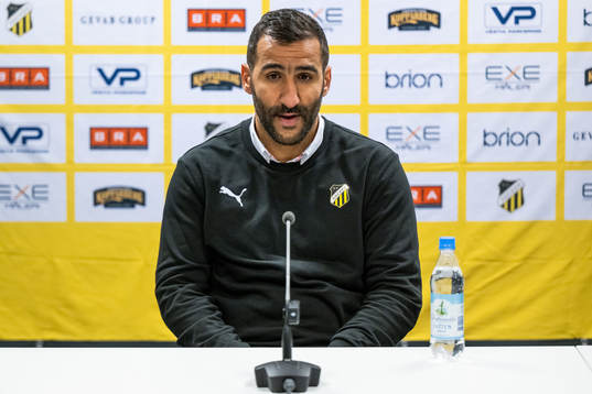 Head coach Mak Lind of Häcken at the press conference