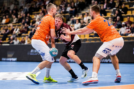 Lugis Axel Månsson och IFK Kristianstads Philip Henningsson
