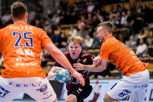 Lugis Axel Månsson och IFK Kristianstads Philip Henningsson