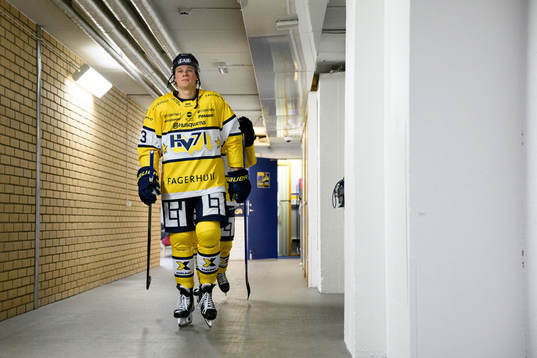 HV71s Måns Lindbäck innan ishockeymatchen i SHL mellan