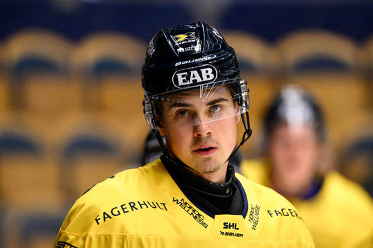 HV71s Hugo Fransson innan ishockeymatchen i SHL mellan HV71