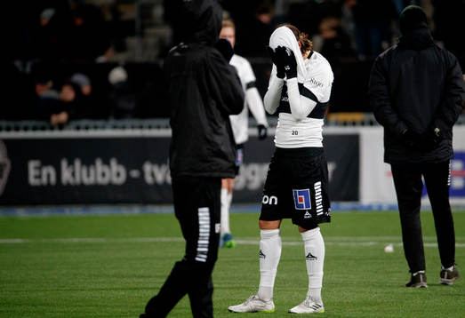 Örebros Adam Bark deppar