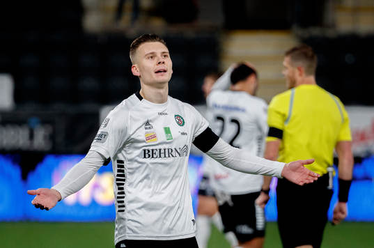 Örebros Jake Larsson deppar