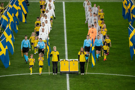 Two Swedish jerseys to honor the two victims of the terror