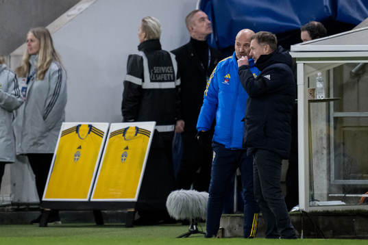 Assistant coach Magnus Wikman and head coach Peter
