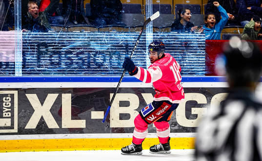Linköpings Remi Elie jublar