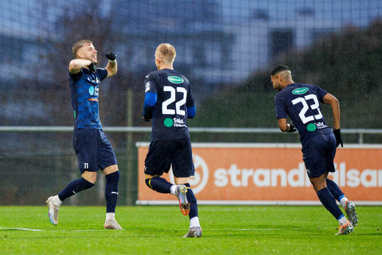 Eskilsminnes Oliver Åkerman jublar