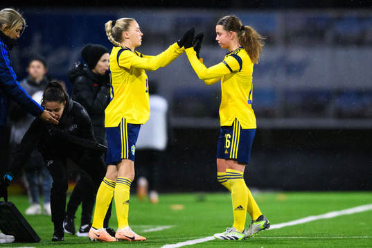 Ida Björnberg and Elsa Pelgander of Sweden