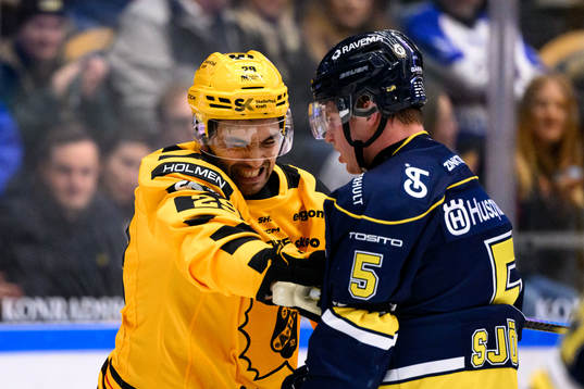 Skellefteås Dylan Sikura och HV71s Victor Sjöholm