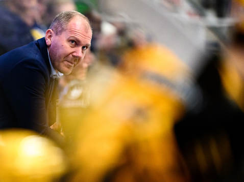 HV71s tränare Johan Lindbom